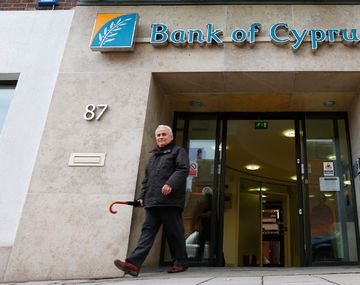 Escándalo en Chipre: borran datos de grandes bancos