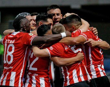 Pelota libre de riesgo en el celular: cómo ver en vivo Estudiantes de La Plata vs. Instituto