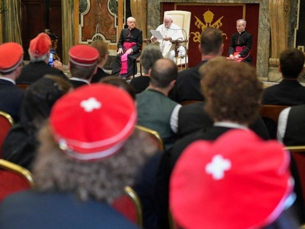 El papa Francisco pidió a empresarios que paguen los impuestos porque son el corazón del pacto social