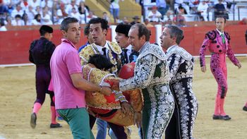 karma: muere un torero corneado durante una corrida en espana karma: muere un torero corneado durante una corrida en espana