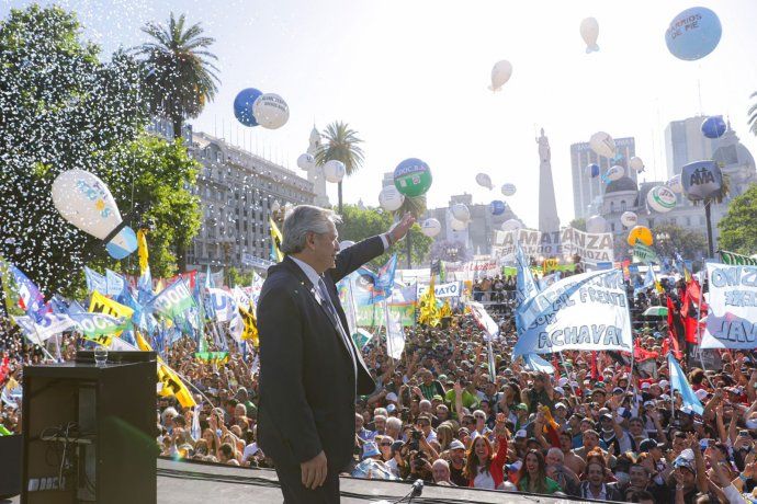 Alberto Fernández en Plaza de Mayo por el Día del Militante
