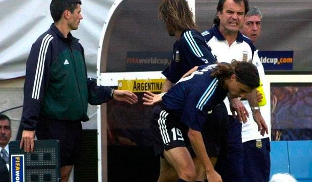 Bielsa le pidió perdón a Crespo 16 años después: su increíble confesión