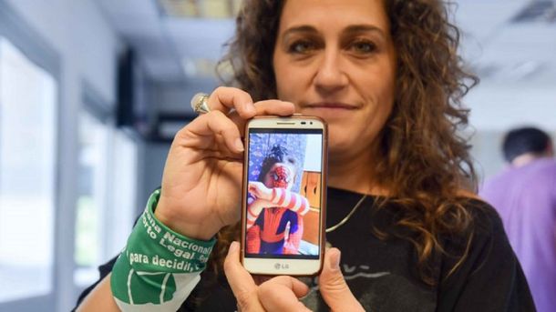 Julián es un nene trans de Cipolletti que espera su DNI - Crédito: Agustín Martínez lmnequen