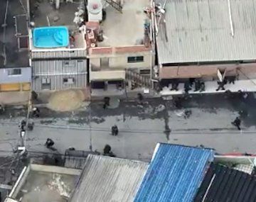 Comando Vermelho usó uniformes militares para enfrentar a la policía en Río de Janeiro: las imágenes