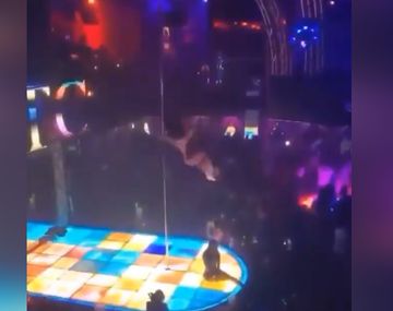 Una bailarina de caño cayó al vacío