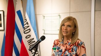 Luis Lacalle Pou le traspasó el mando a la vicepresidenta Beatriz Argimón, debido a sus viajes a Chile y Francia. Luis Lacalle Pou le traspasó el mando a la vicepresidenta Beatriz Argimón, debido a sus viajes a Chile y Francia.