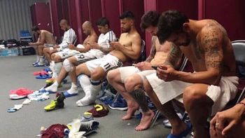 foto: asi fue el festejo de la seleccion en el vestuario tras vencer a venezuela foto: asi fue el festejo de la seleccion en el vestuario tras vencer a venezuela