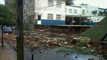 derrumbe en un colegio de san fernando por la tormenta derrumbe en un colegio de san fernando por la tormenta