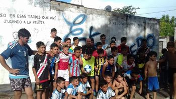 Sampaoli, de visita en un club de barrio Sampaoli, de visita en un club de barrio