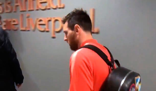 Messi se peleó con un grupo de hinchas del Barcelona en el aeropuerto de Liverpool