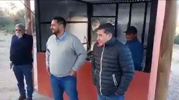 Insólito: el gobernador de La Rioja inauguró un puesto de tortillas