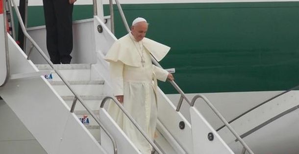 Francisco llegó a Sri Lanka, que recibe a un Papa después de 20 años