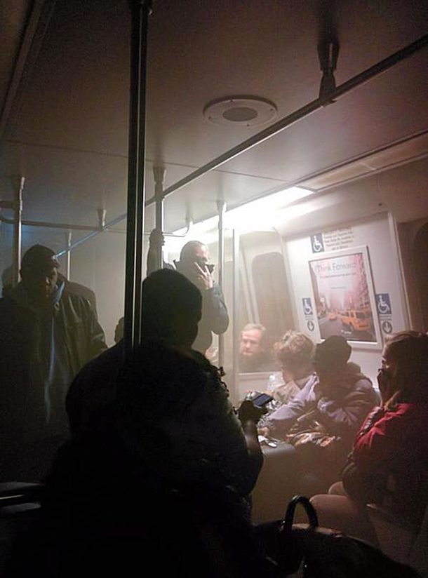 Nube de humo en el subte de Washington