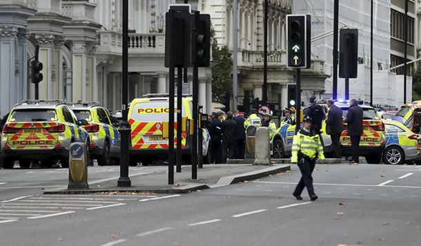 El hombre fue detenido por la policía tras atropellar a varios peatones