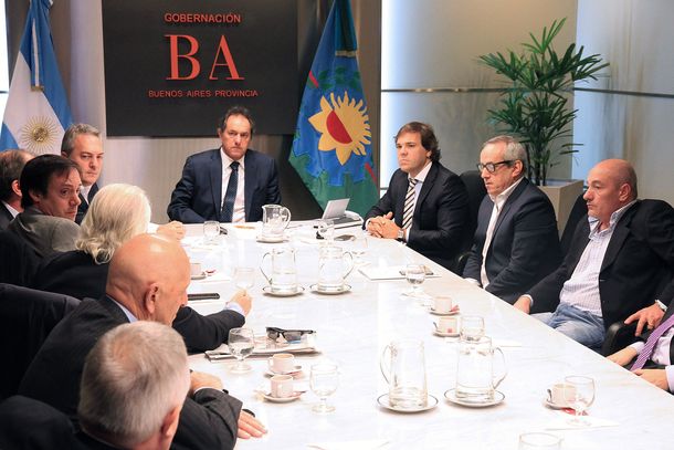 Scioli analiza crear un Ministerio de Transporte y Logística de llegar a la Presidencia