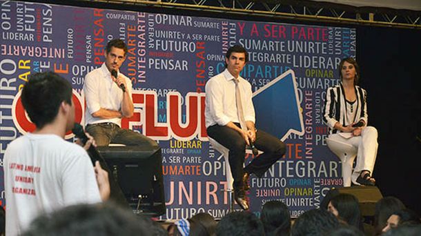 Urtubey se reunió con un grupo de jóvenes para debatir sobre el futuro de Salta
