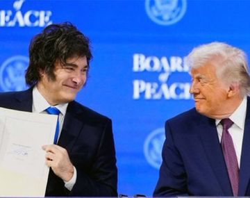 Javier Milei firma la integración argentina al Consejo de la Paz de Donald Trump.