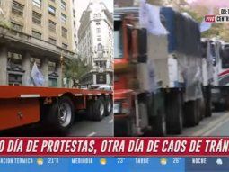 Caos de tránsito en el centro porteño por una protesta de transportistas