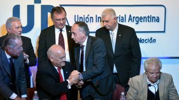 industriales, preocupados por las abruptas subas del dolar industriales, preocupados por las abruptas subas del dolar