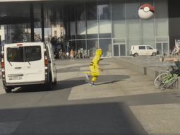 video: mira la venganza de los pokemon contra los fanaticos del juego video: mira la venganza de los pokemon contra los fanaticos del juego