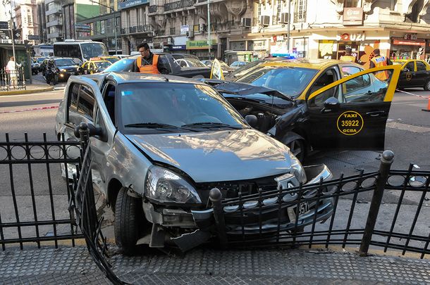 Choque en pleno Microcentro porteño: hay dos heridos