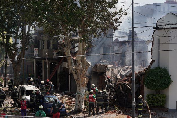 Explosión en Villa Devoto: bomberos descartan derrumbe de casas linderas