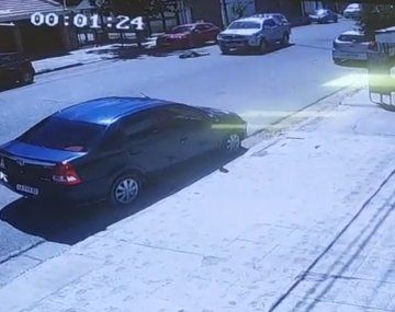 Neuquén: un conductor atropelló con una camioneta a una mujer de 63 años y se fugó