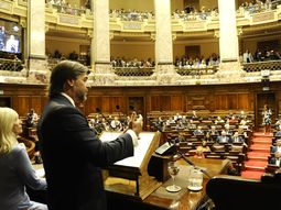El presidente Luis Lacalle Pou salió en defensa de la reforma de la seguridad social y, sin nombrarlos, apuntó contra el Frente Amplio y el PIT-CNT. El presidente Luis Lacalle Pou salió en defensa de la reforma de la seguridad social y, sin nombrarlos, apuntó contra el Frente Amplio y el PIT-CNT.