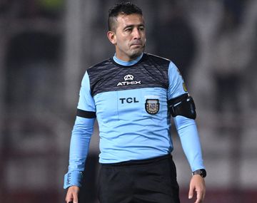 Denunciaron penalmente al árbitro Luis Lobo Medina por presuntos arreglos de partidos