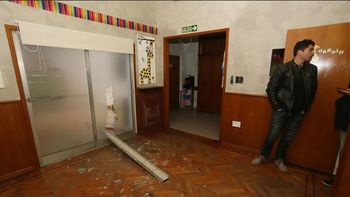 dos chicos resultaron heridos en un jardin al caer una viga de hierro