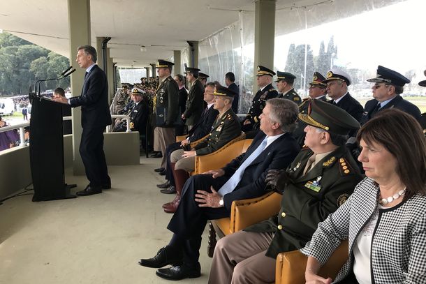 Macri admitió que quiere involucrar a las Fuerzas Armadas en tareas de seguridad