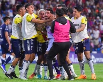 Impresionante jugada en México: un arquero hizo un gol de arco a arco sobre la hora