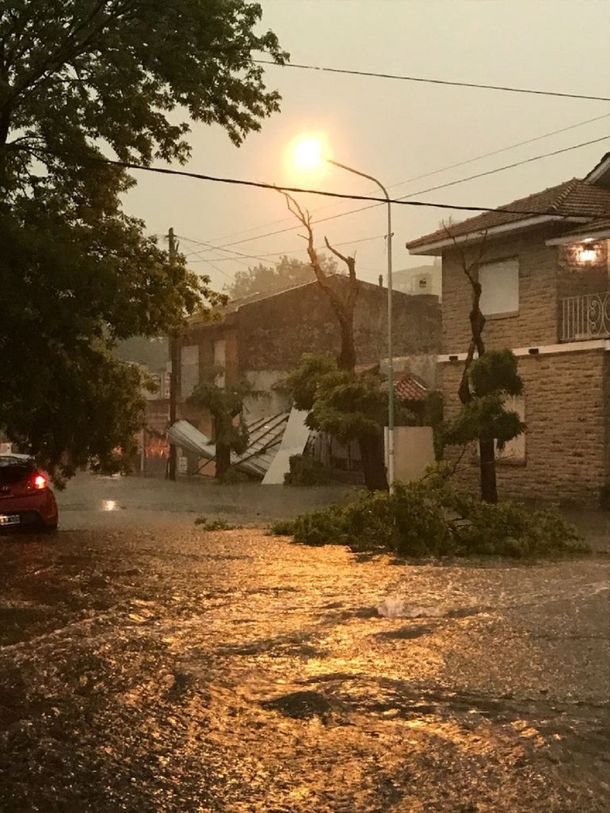 Temporal en Mar del Plata - Crédito:&nbsp;lacapitalmdp.com