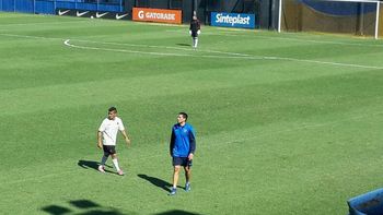 riquelme volvio a jugar al futbol despues de dos meses fuera de las canchas riquelme volvio a jugar al futbol despues de dos meses fuera de las canchas