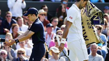 insolito: djokovic forma parte de la mafia de las toallas en wimbledon insolito: djokovic forma parte de la mafia de las toallas en wimbledon