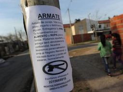 Los afiches que invitan al plan (Gentileza: El Día)