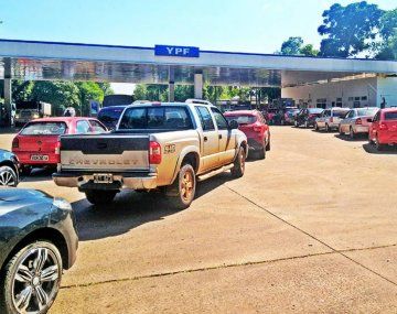 Puerto Iguazú: imponen límite de horario para que los autos extranjeros puedan cargar nafta