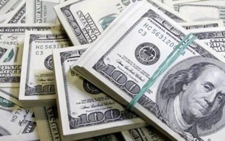 El dólar cerró la semana a $161 en su segundo día en baja
