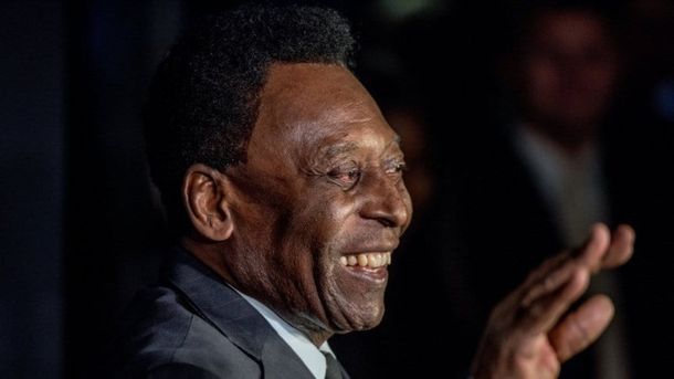 La calle del estadio Maracaná en Río de Janeiro se llamará Avenida Pelé
