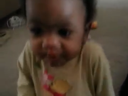 el bebe que elige comer su plato preferido a todo ritmo el bebe que elige comer su plato preferido a todo ritmo