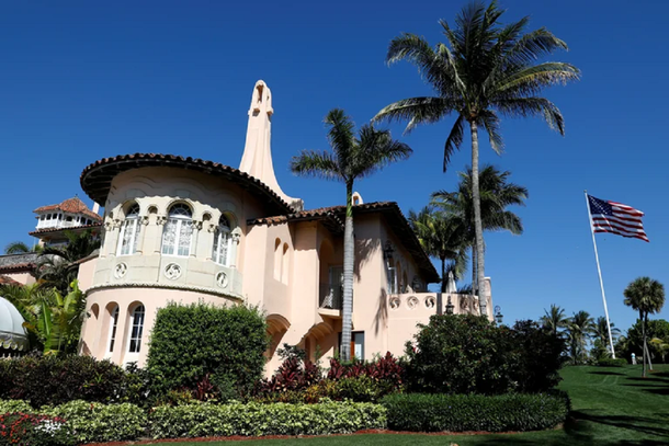 Donald Trump denunció que el FBI allanó su residencia de Florida