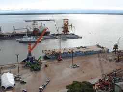 El Puerto de Nueva Palmira, en Colonia, continúa aumentando su tráfico de mineral de hierro. El Puerto de Nueva Palmira, en Colonia, continúa aumentando su tráfico de mineral de hierro.