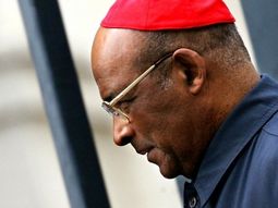 Un cardenal que eligió al Papa dijo que la pedofilia no es delito