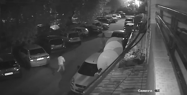 Intentan abusar de una mujer en India, pero la salvan los transeúntes