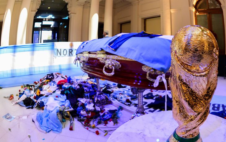 La caravana al cementerio saldrá desde Casa Rosada hacia 9 de julio