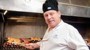 despues de la derrota en el mundial del asado, un parrillero argentino fue premiado despues de la derrota en el mundial del asado, un parrillero argentino fue premiado