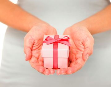 ¿Las mujeres son más generosas que los hombres?