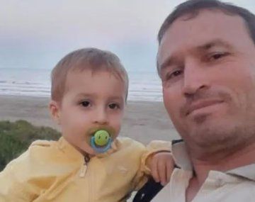 Gustavo Suárez y su hijo Francisco, al cual asesinó de un balazo en la cabeza, previo a suicidarse.