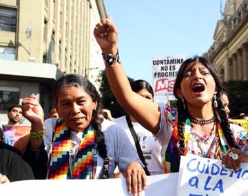 Ser mujer e inmigrante: los problemas que enfrenta la migración femenina en Argentina