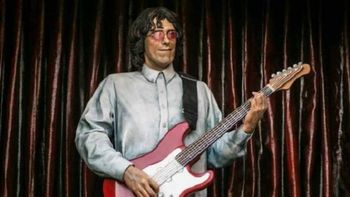 el flaco spinetta ya tiene su propia estatua el flaco spinetta ya tiene su propia estatua